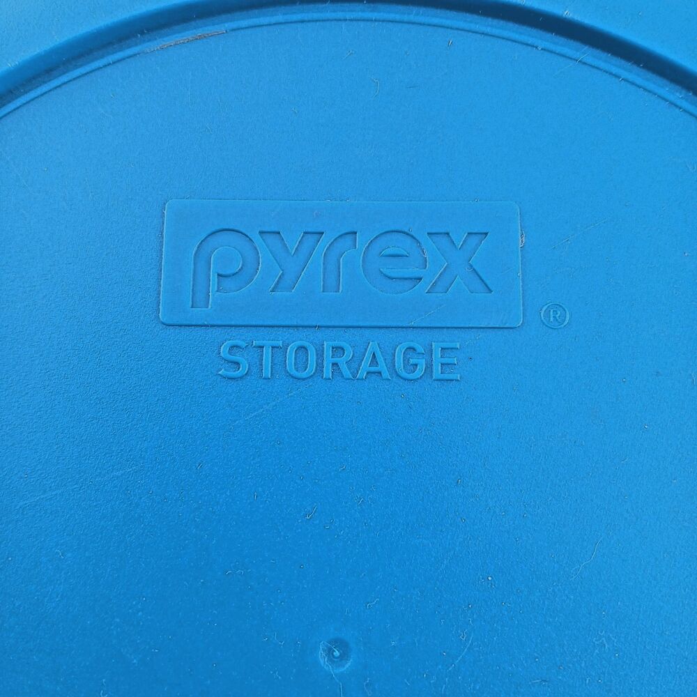 Pyrex 7203 7-Cup Round Glass Food Storage Bowl w/ 7402-PC Royal Blue Lid Cover